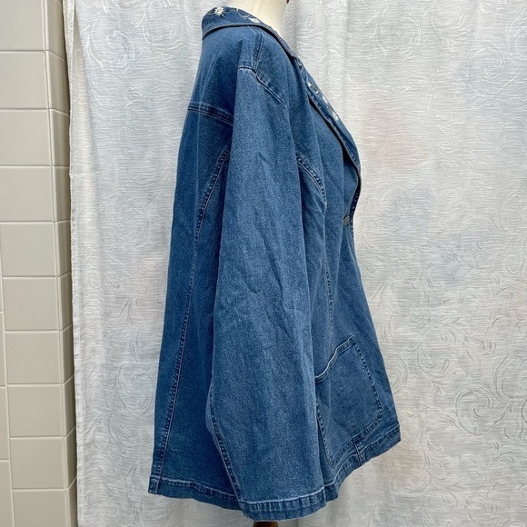 Denim & Co NWT Embroidered Denim Shirt Jacket - Picture 4 of 11